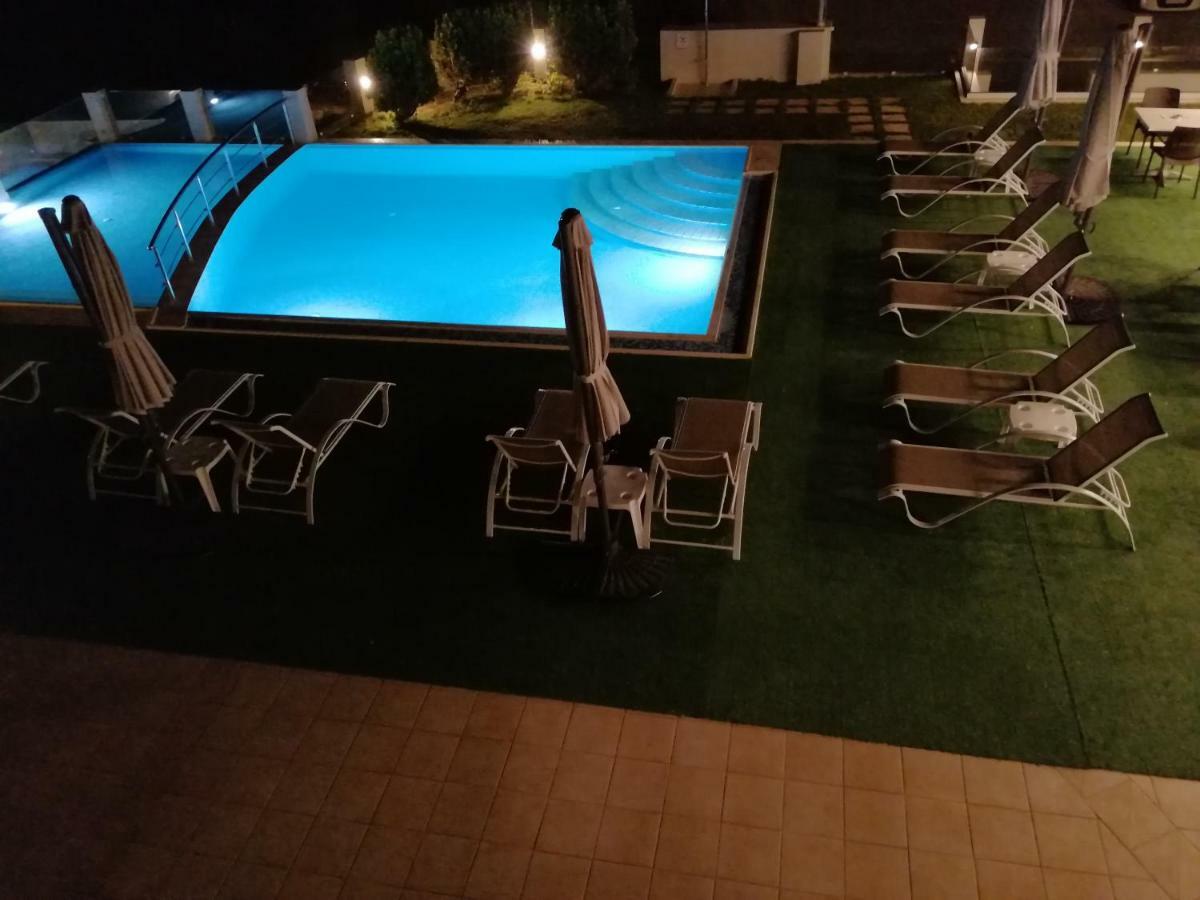 Carisa Maleme Hotell Exteriör bild