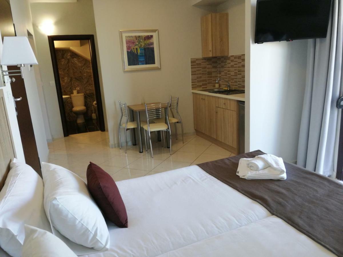 Carisa Maleme Hotell Exteriör bild